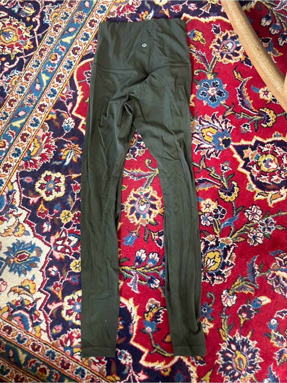 lululemon athletica women’s Dark Olive Green Leggings (XS)